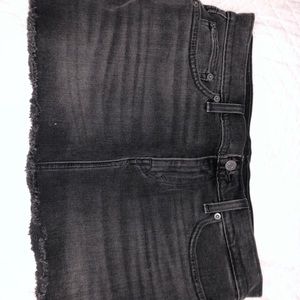 levi’s black denim skirt